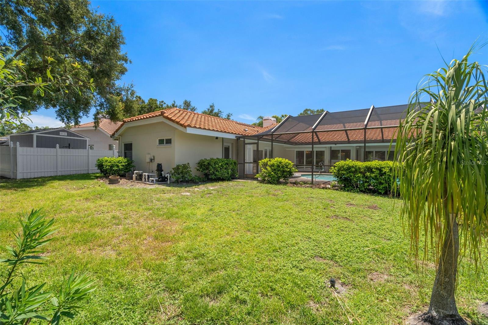 Image 37 of 45 For 167 Woodcreek Drive W