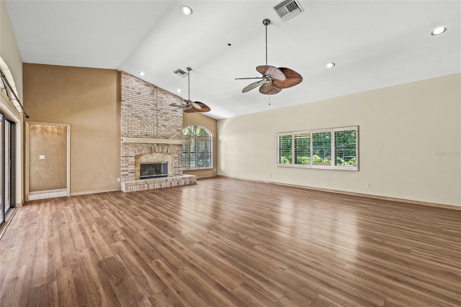 Image 20 of 54 For 30 Stanton Circle