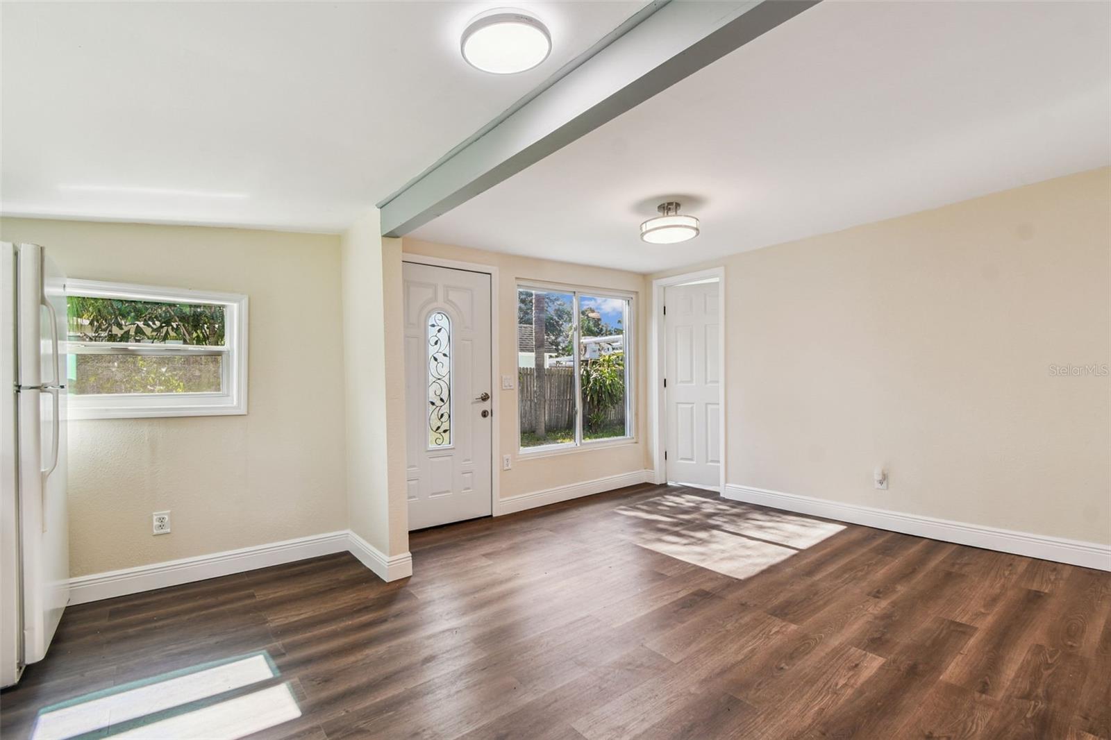 Image 13 of 49 For 711 Smith Street