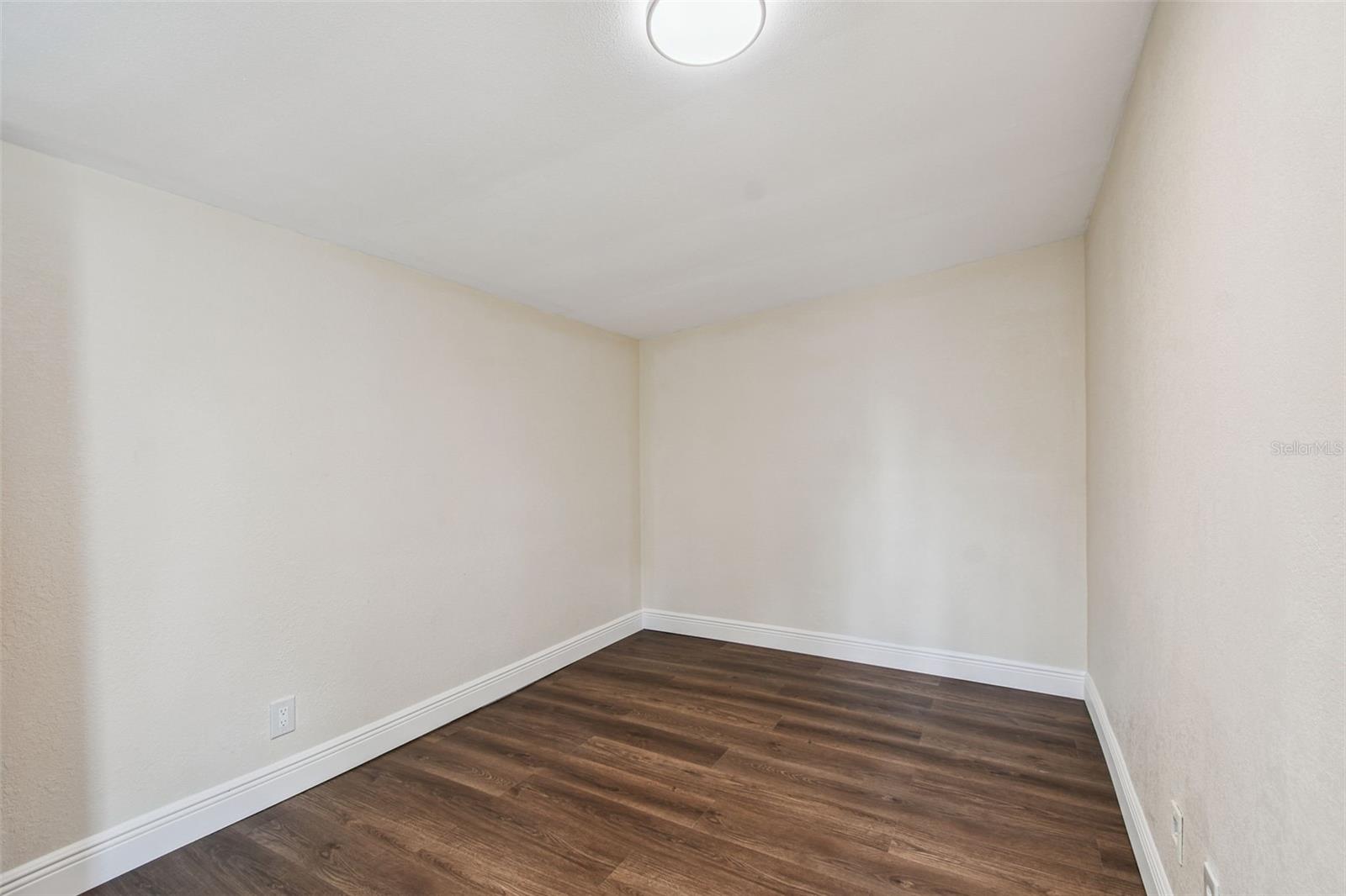 Image 14 of 49 For 711 Smith Street