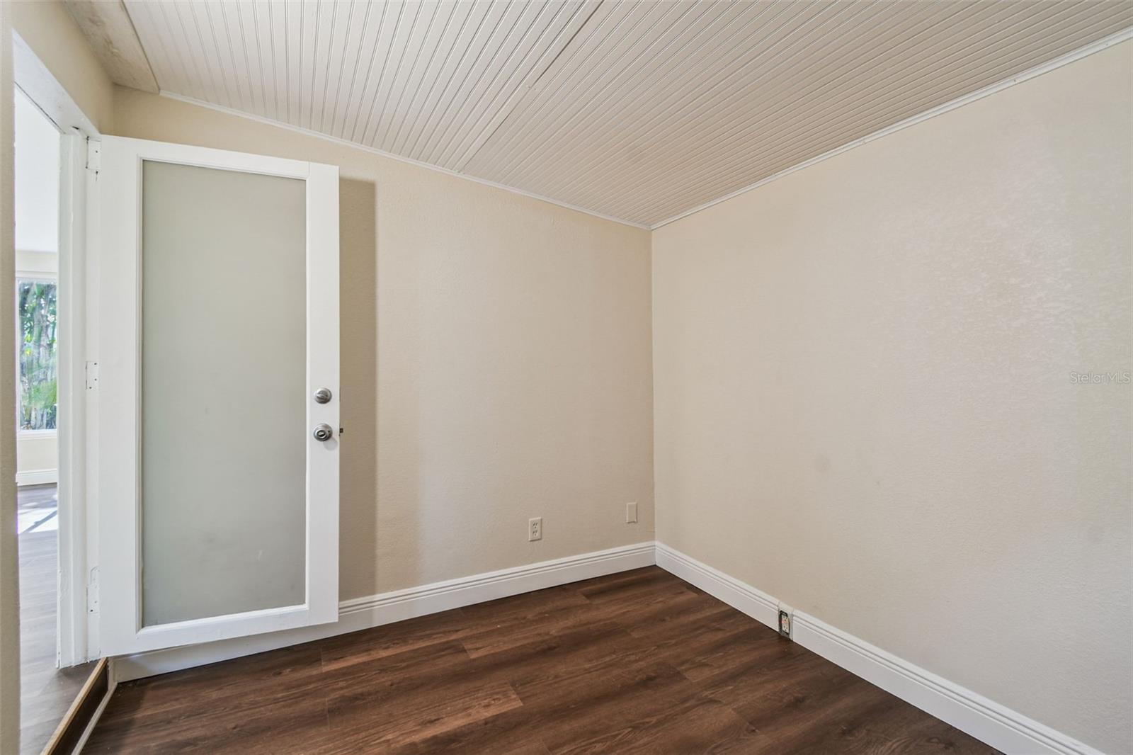 Image 20 of 49 For 711 Smith Street