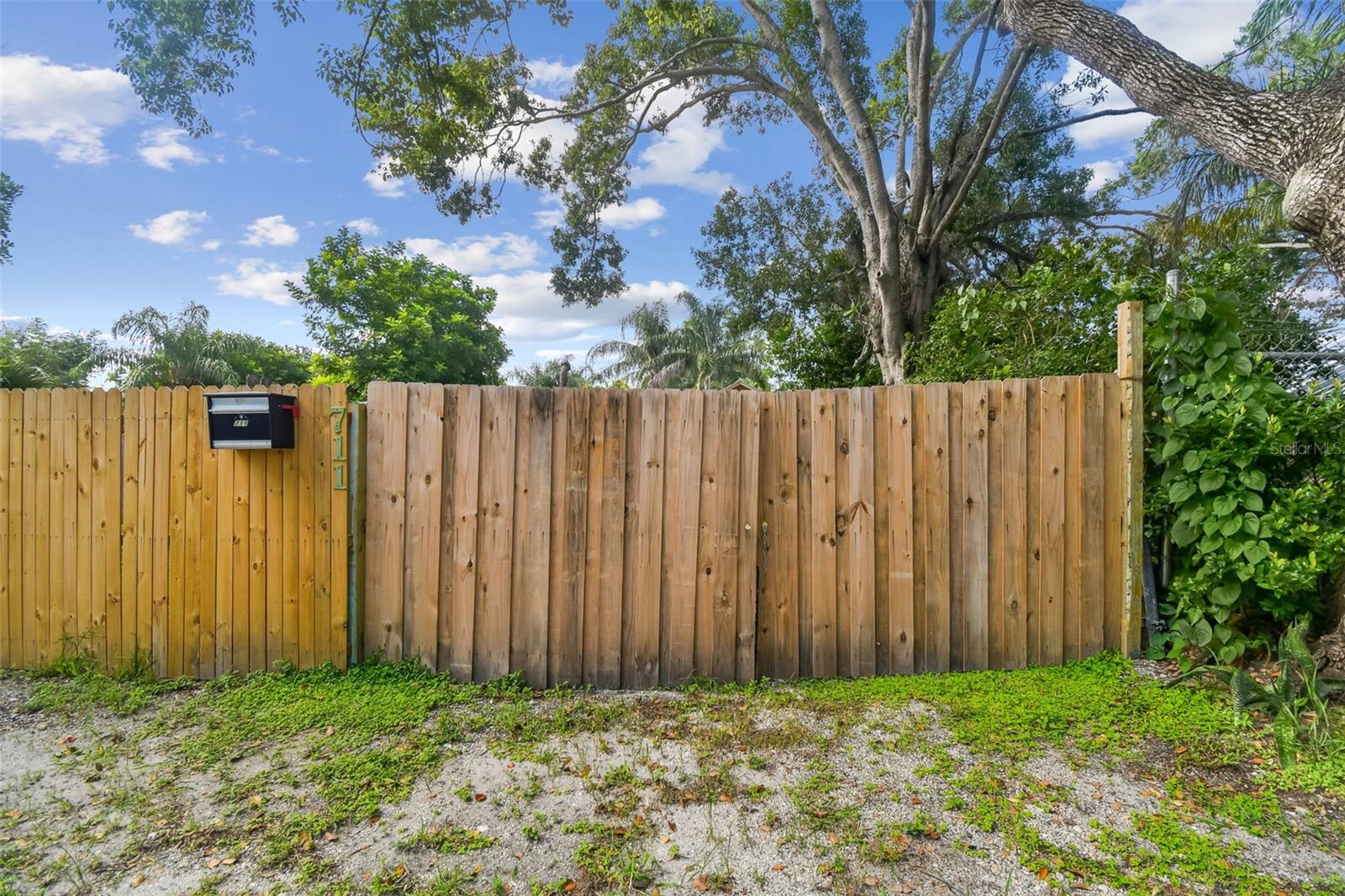 Image 24 of 49 For 711 Smith Street