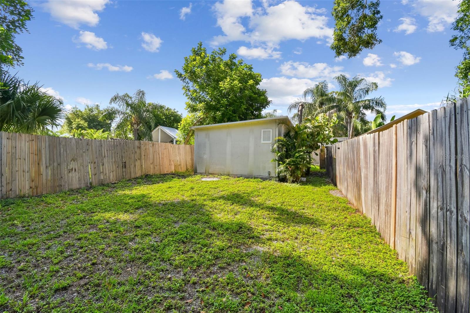 Image 28 of 49 For 711 Smith Street