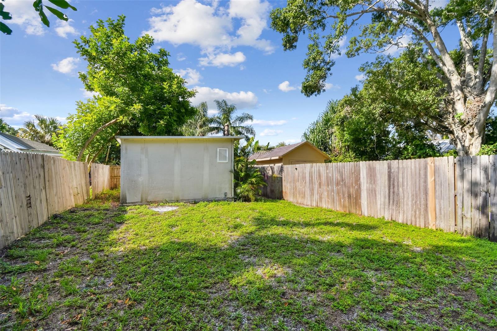 Image 29 of 49 For 711 Smith Street