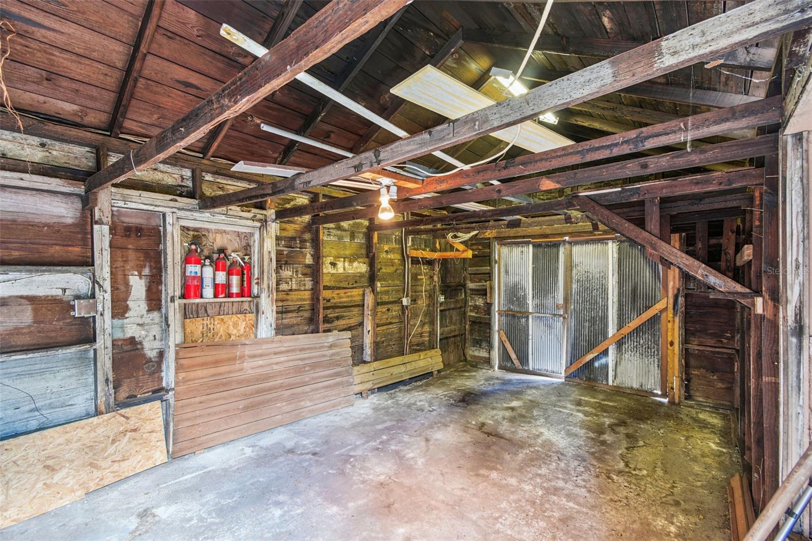 Image 34 of 49 For 711 Smith Street