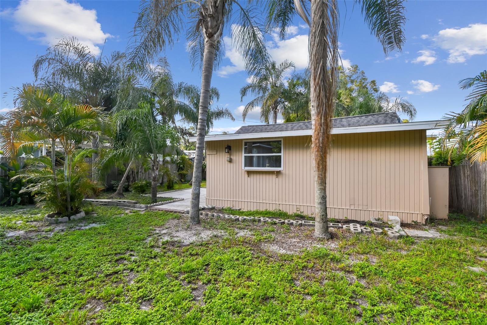 Image 37 of 49 For 711 Smith Street