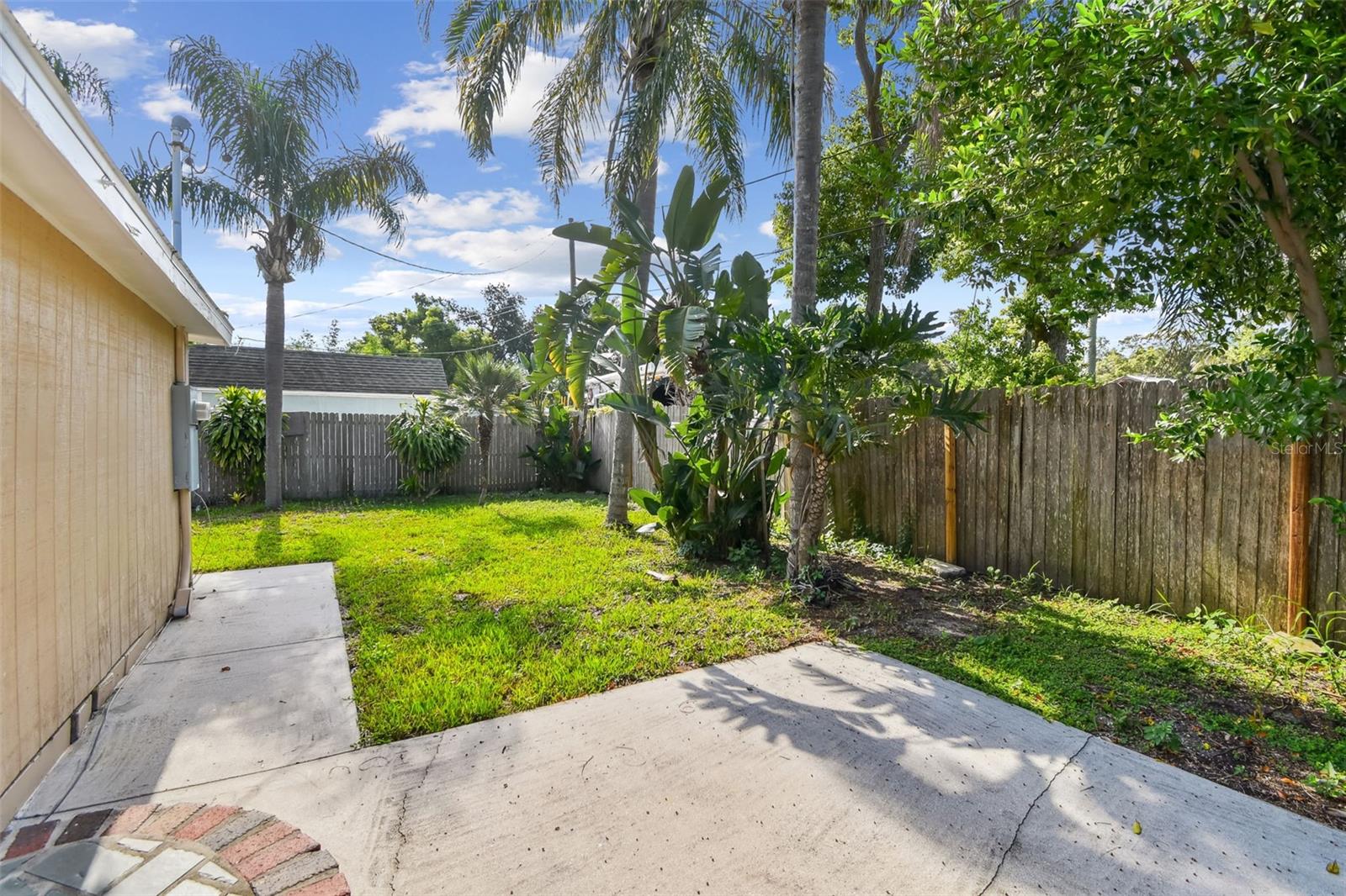 Image 38 of 49 For 711 Smith Street