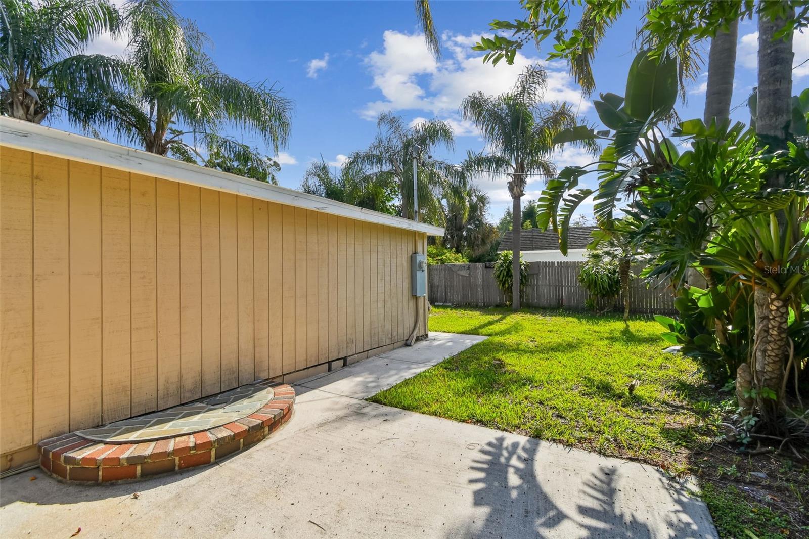 Image 39 of 49 For 711 Smith Street