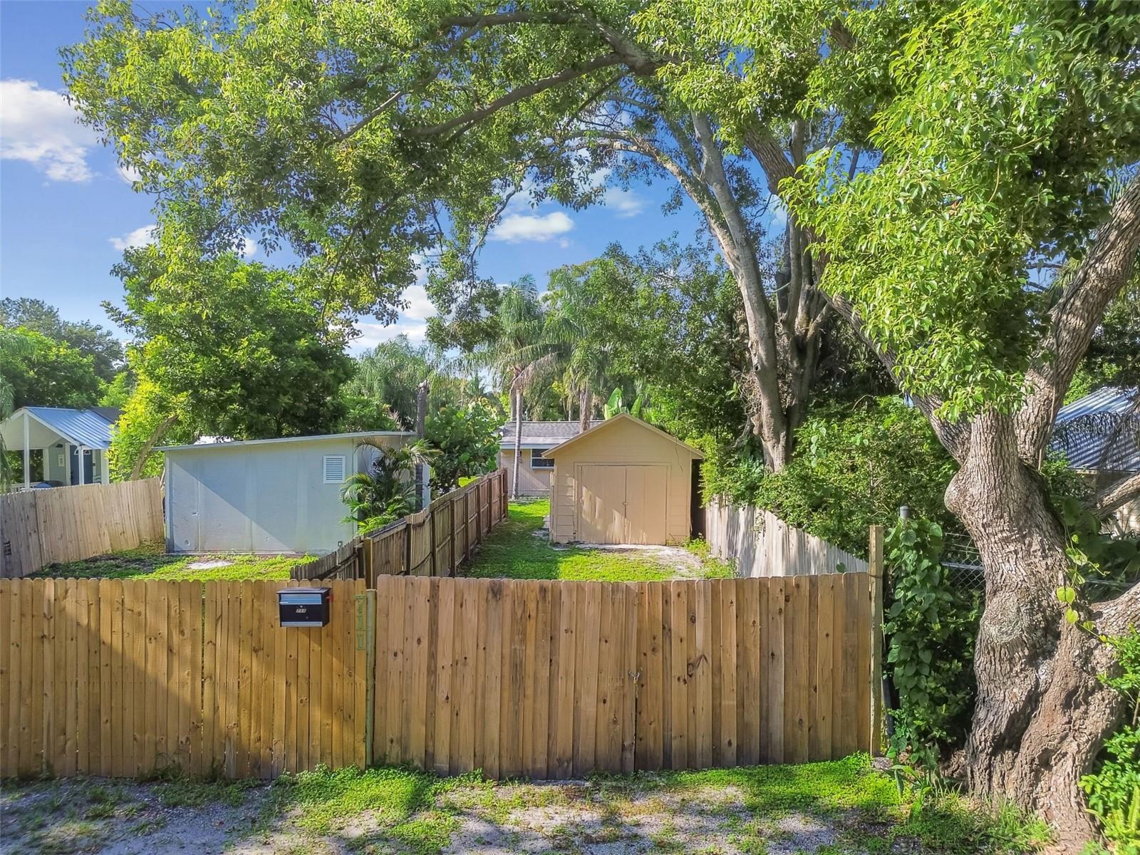 Image 42 of 49 For 711 Smith Street