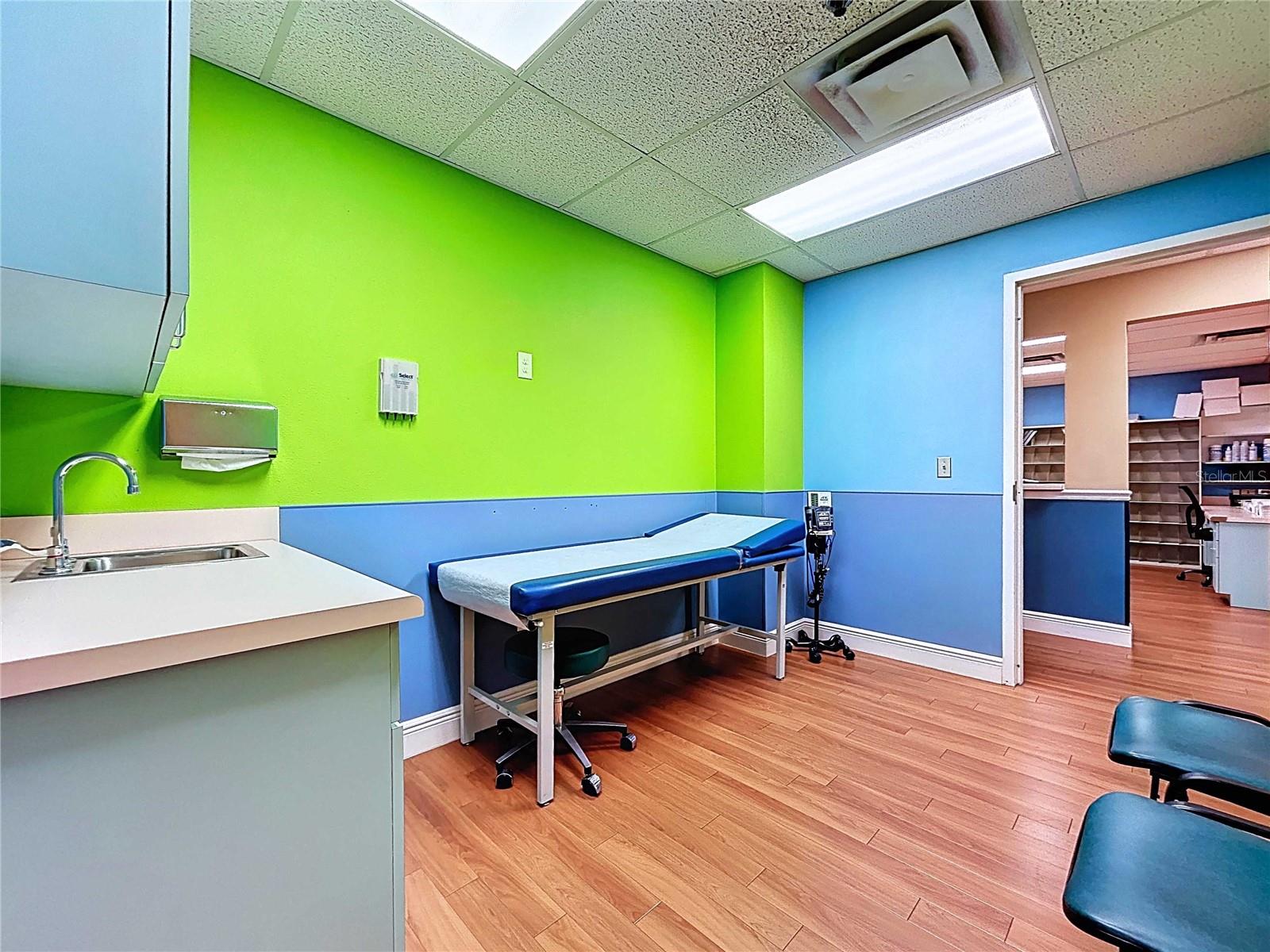 Image 23 of 50 For 11373 Cortez Boulevard 409