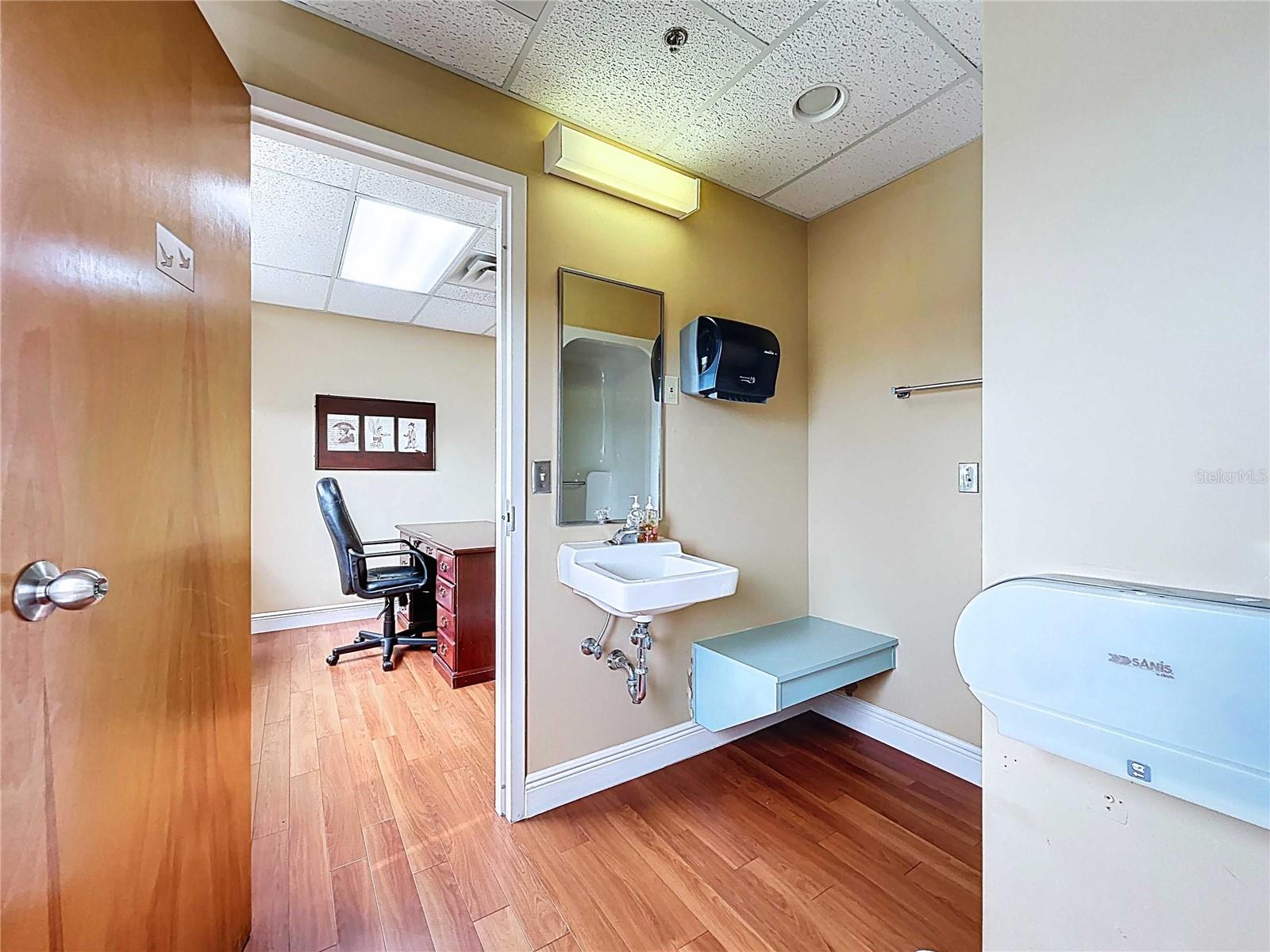 Image 30 of 50 For 11373 Cortez Boulevard 409