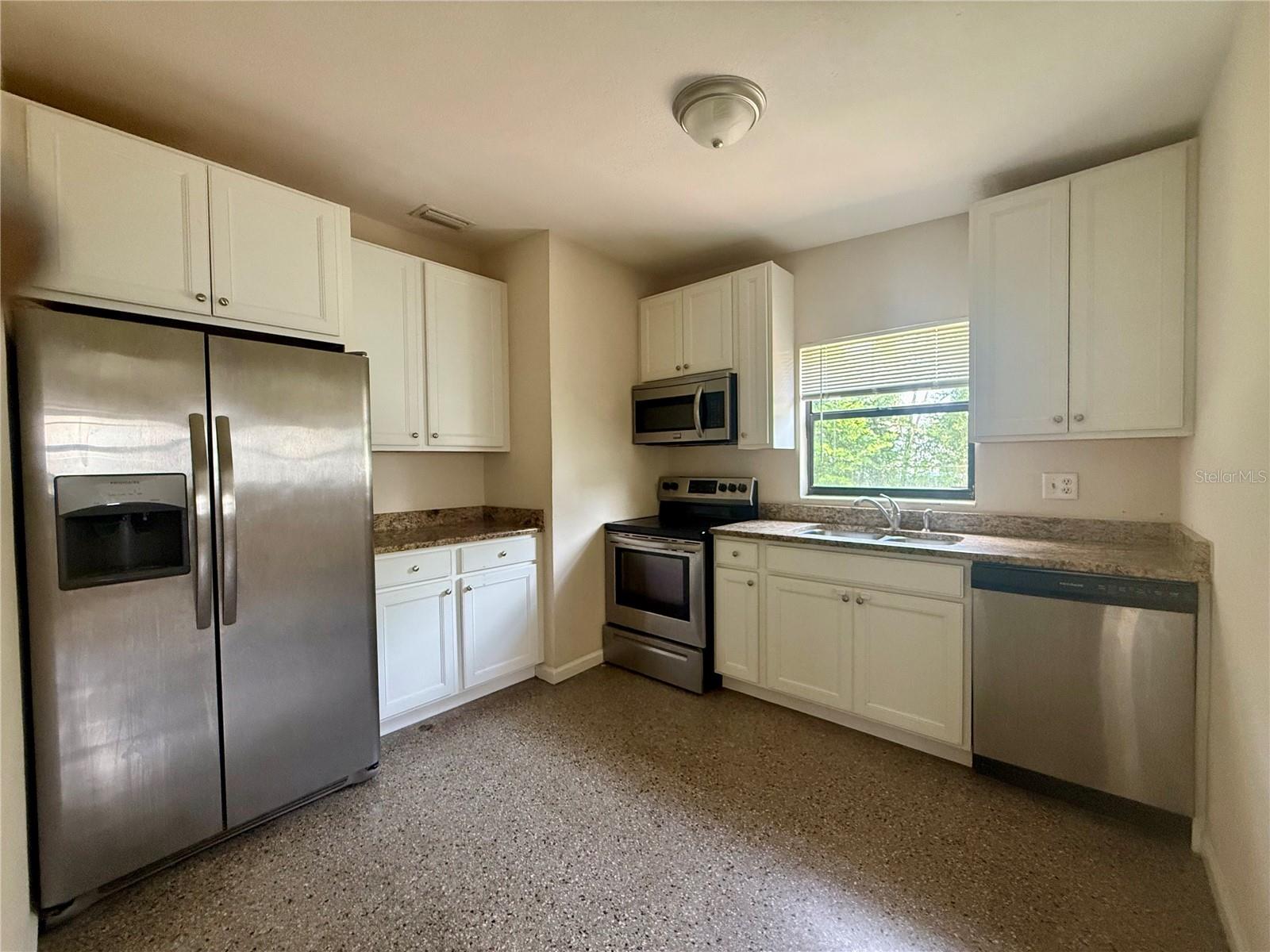 Image 2 of 6 For 3414 Oakellar Avenue
