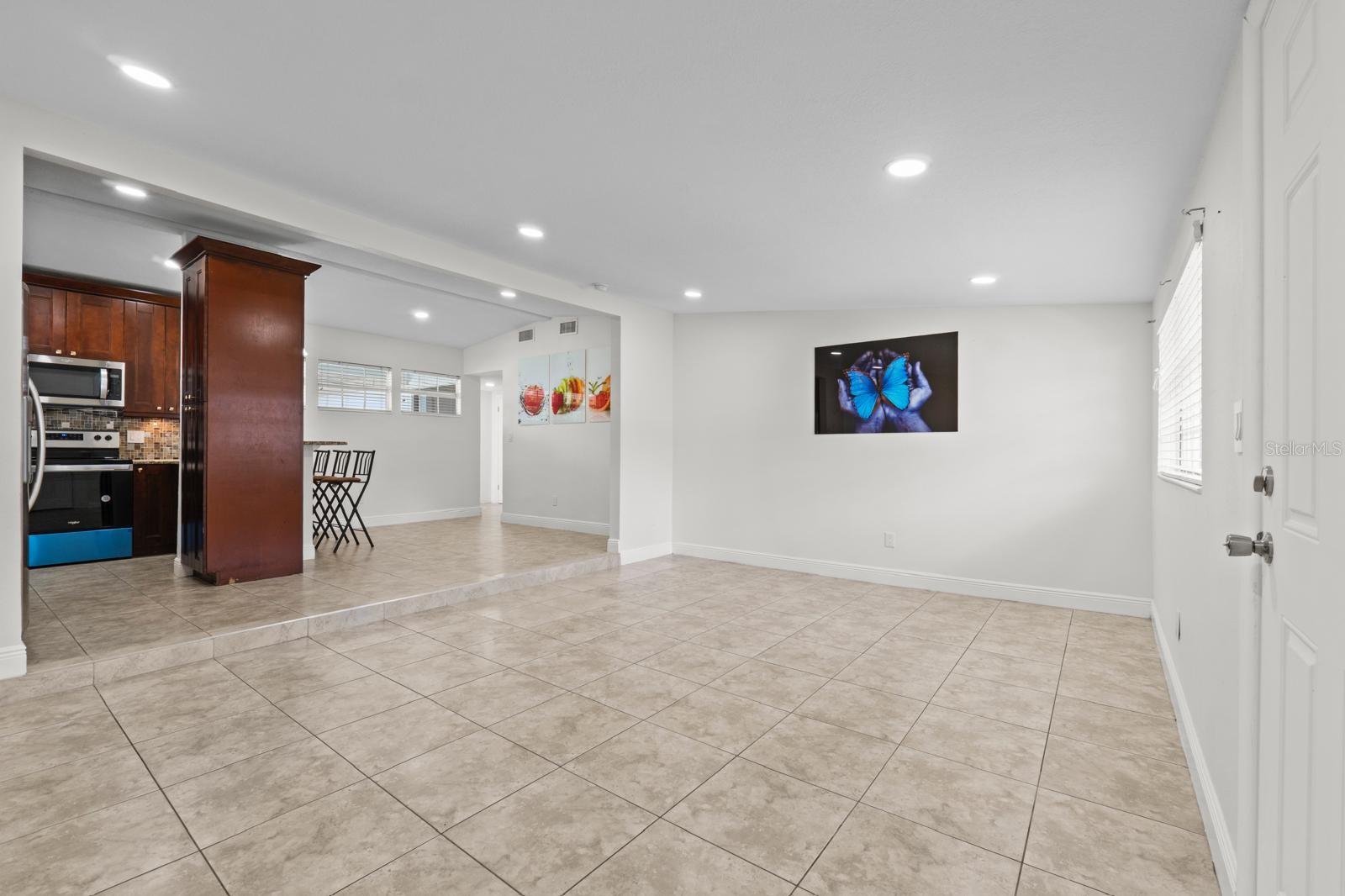 Image 10 of 42 For 503 Broxburn Avenue
