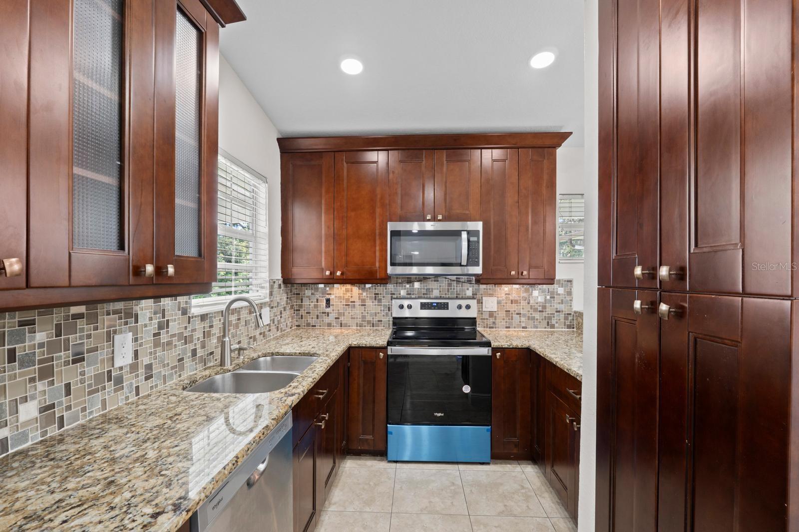 Image 13 of 42 For 503 Broxburn Avenue