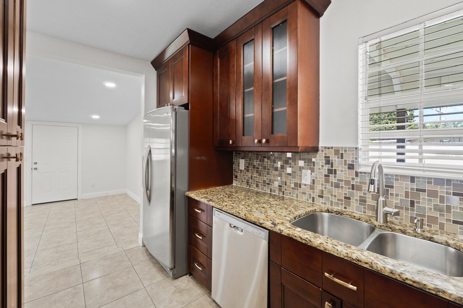 Image 14 of 42 For 503 Broxburn Avenue