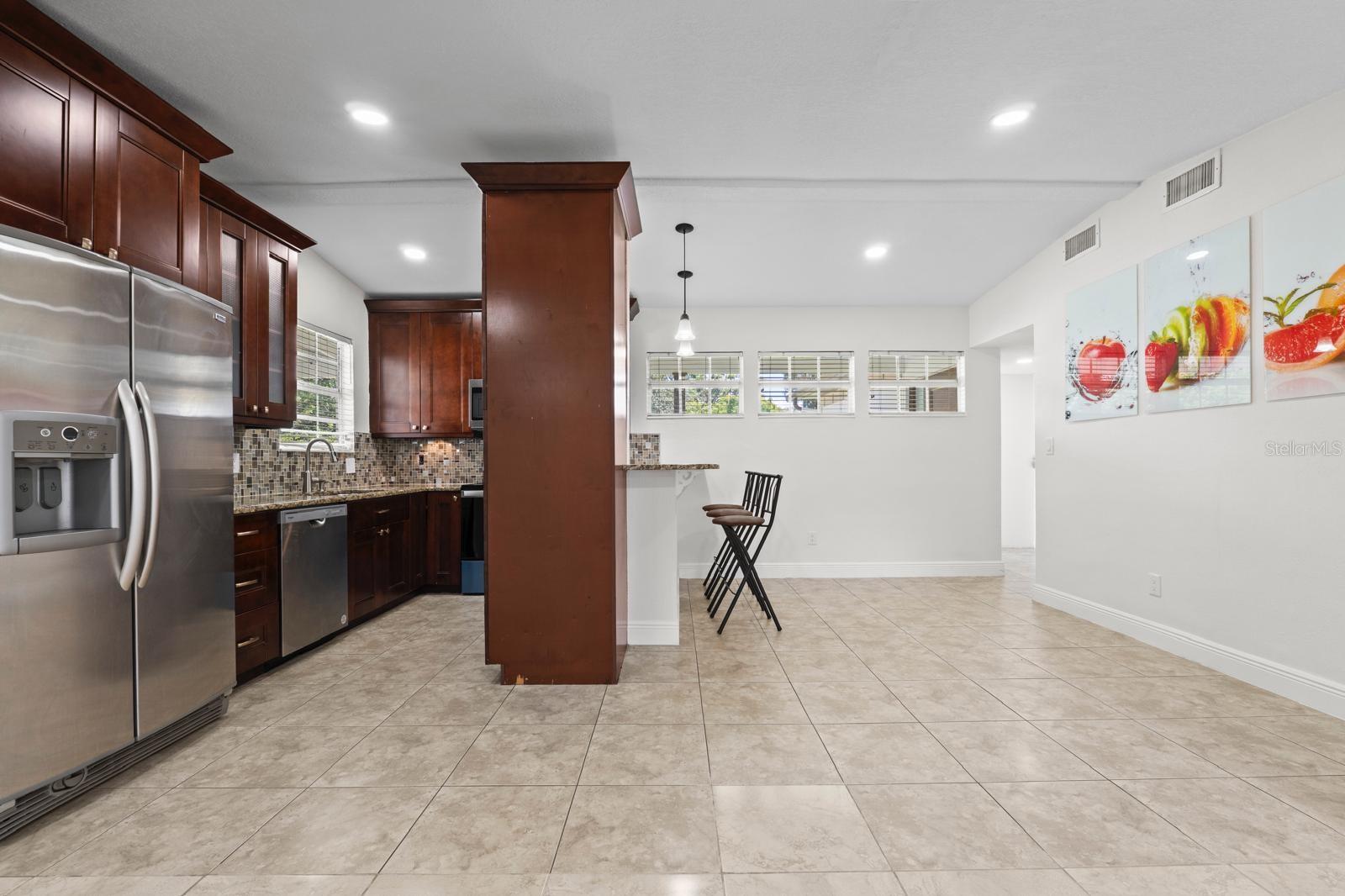 Image 15 of 42 For 503 Broxburn Avenue
