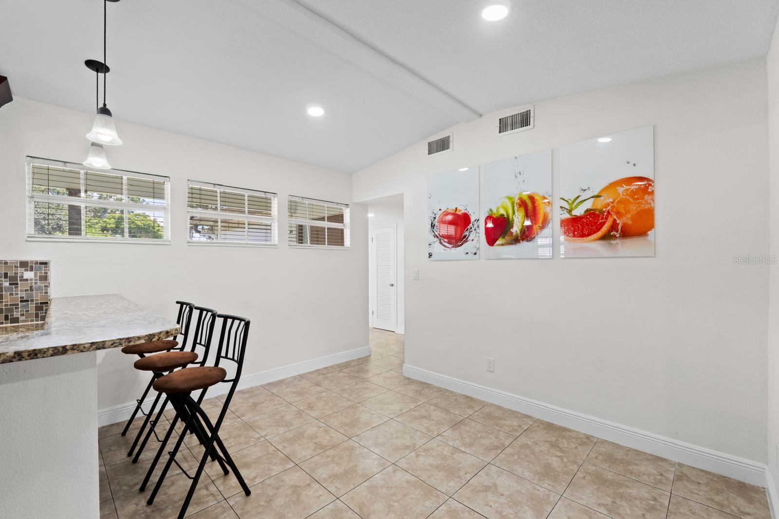 Image 17 of 42 For 503 Broxburn Avenue