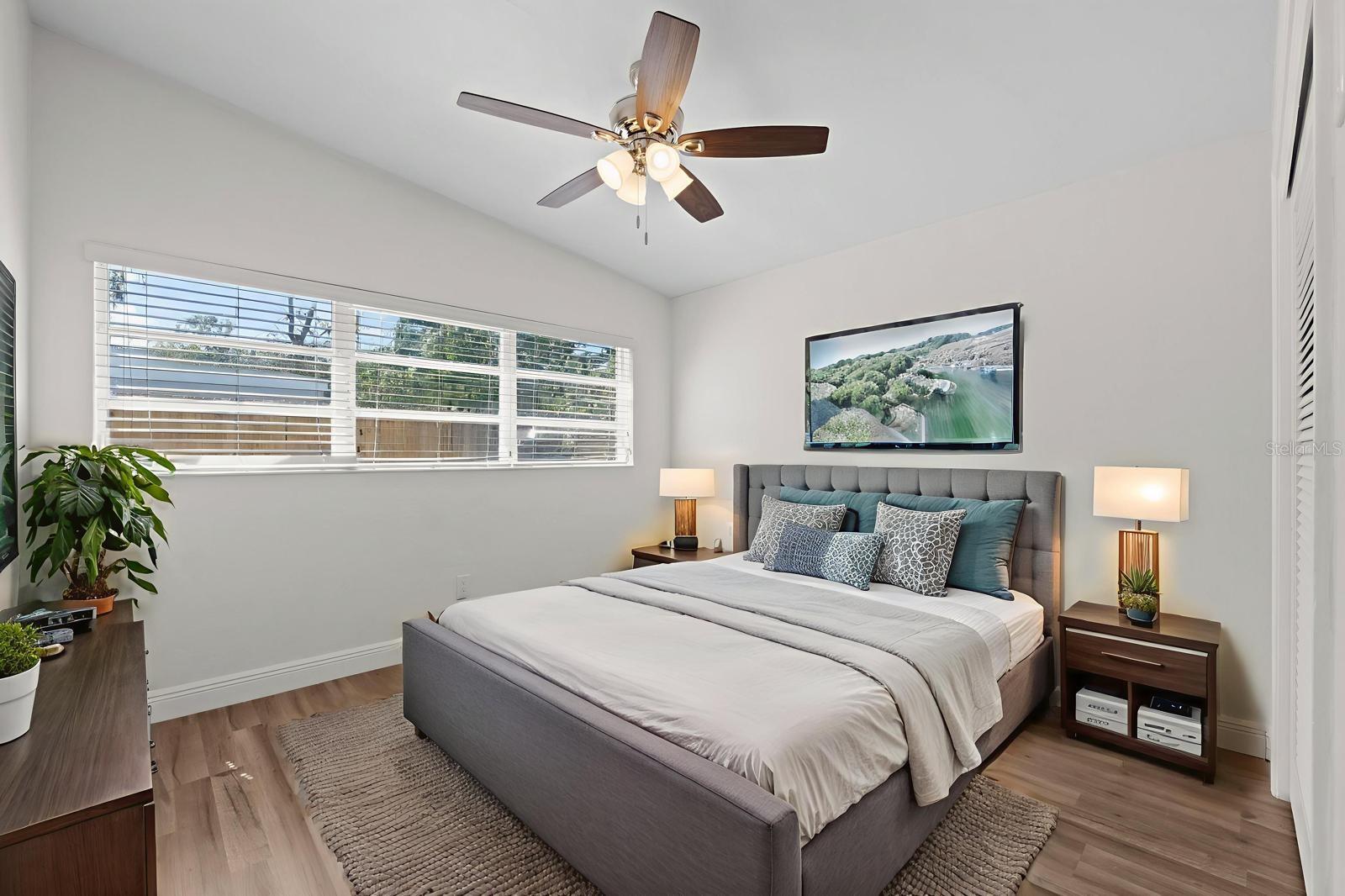 Image 19 of 42 For 503 Broxburn Avenue