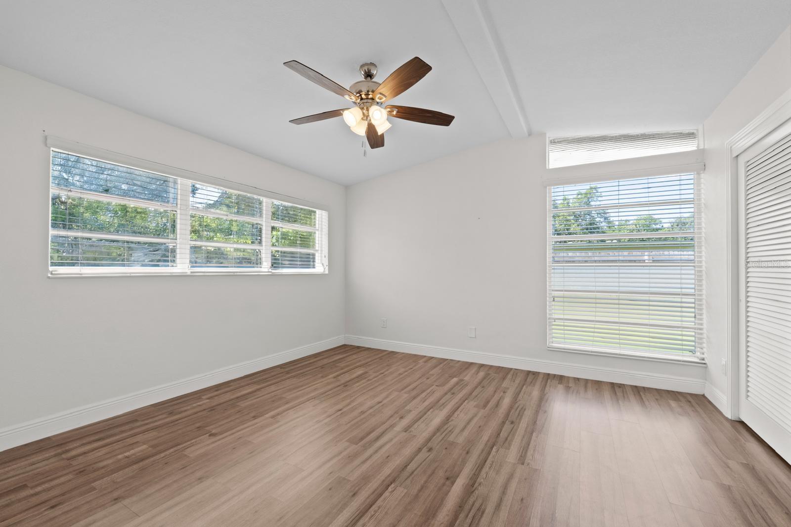 Image 20 of 42 For 503 Broxburn Avenue