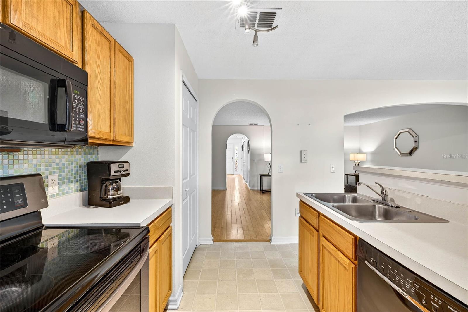 Image 15 of 42 For 4656 Ashburn Square Drive
