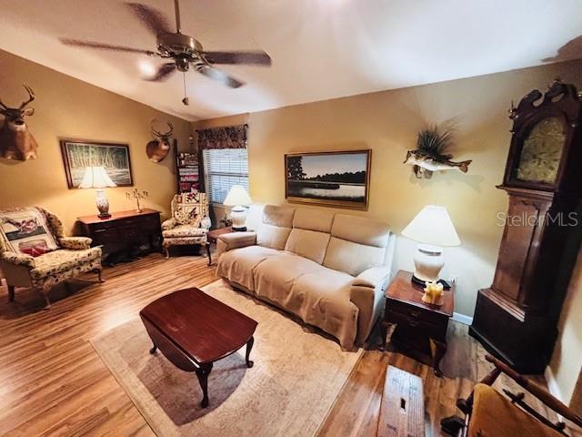 Image 5 of 50 For 38648 Ferm Circle