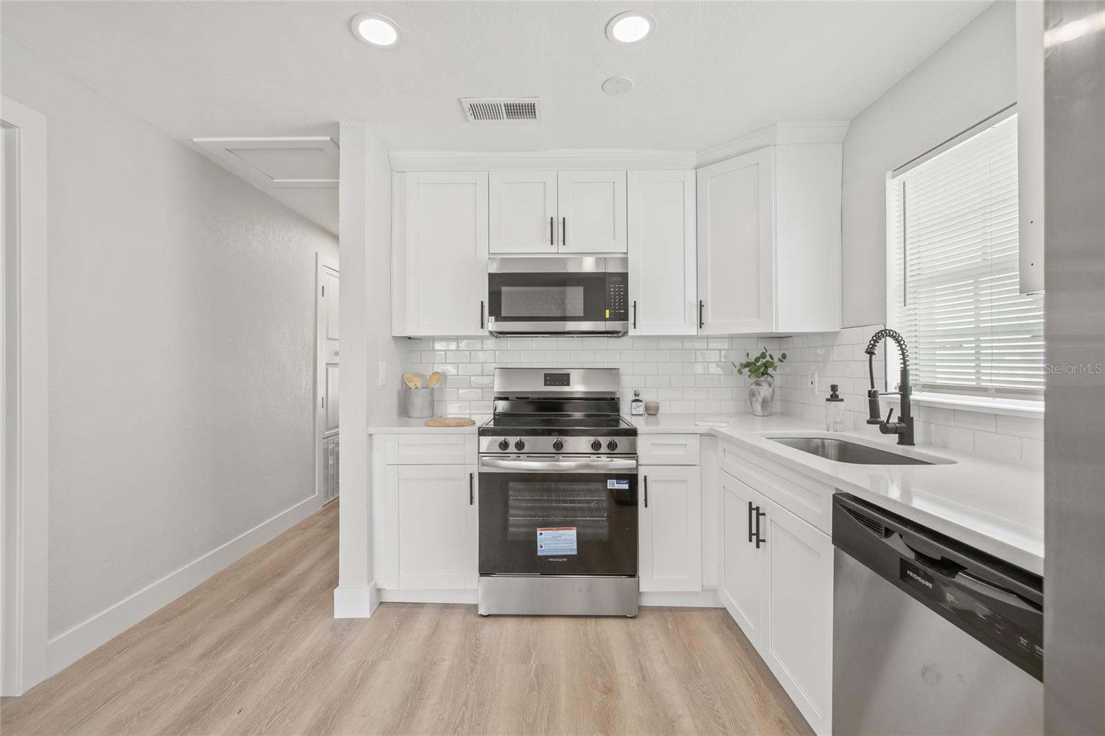 Image 9 of 23 For 2435 18th Avenue N
