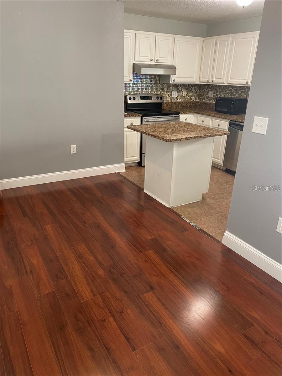 Image 3 of 20 For 501 Knights Run Avenue 1124