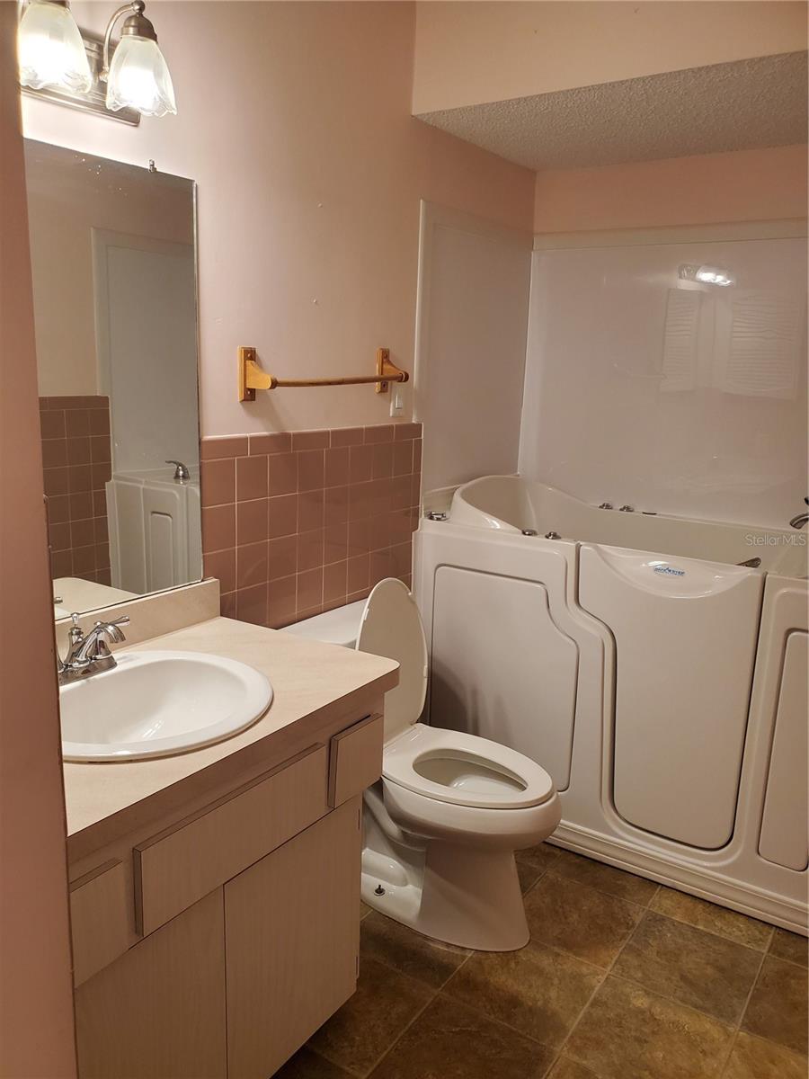 Image 11 of 19 For 11132 Pembridge Court 3