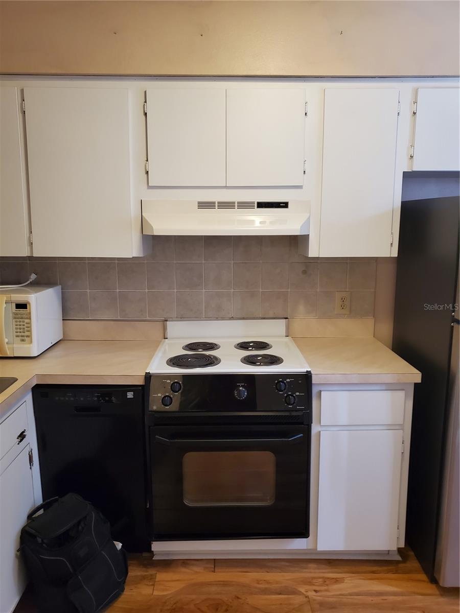 Image 6 of 19 For 11132 Pembridge Court 3