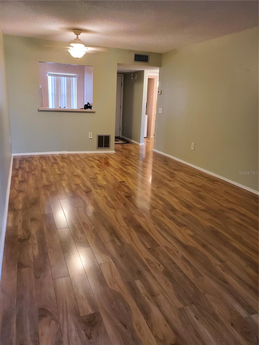 Image 9 of 19 For 11132 Pembridge Court 3