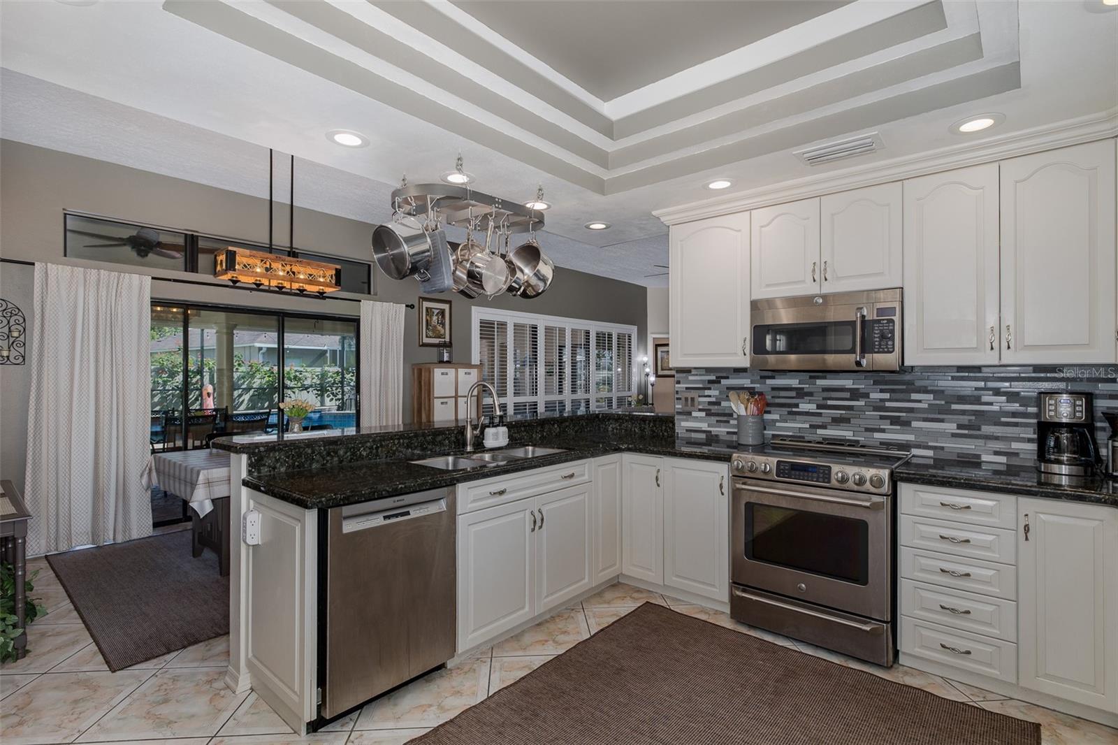 Image 12 of 47 For 15108 Elmcrest Street