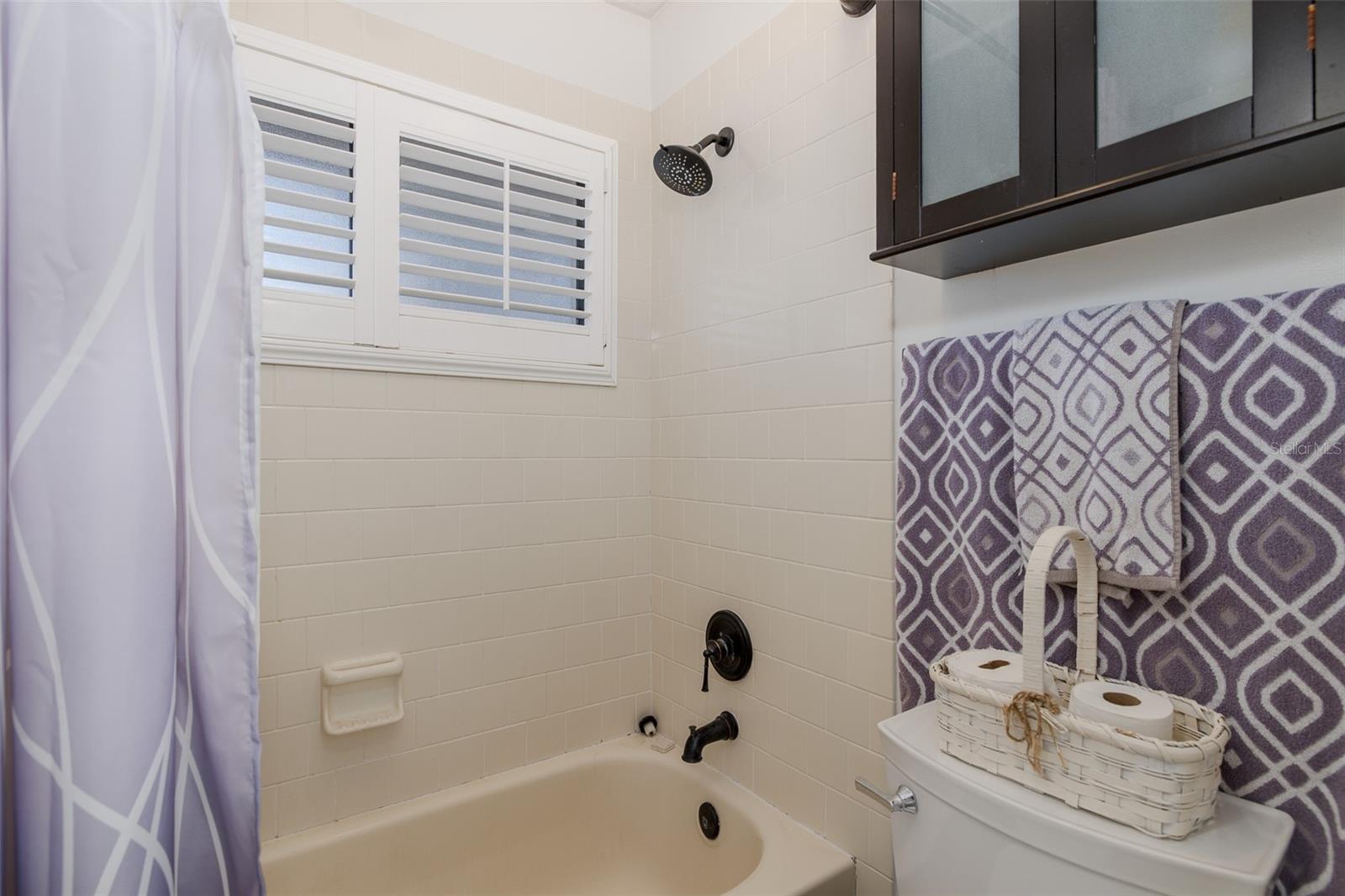 Image 27 of 47 For 15108 Elmcrest Street