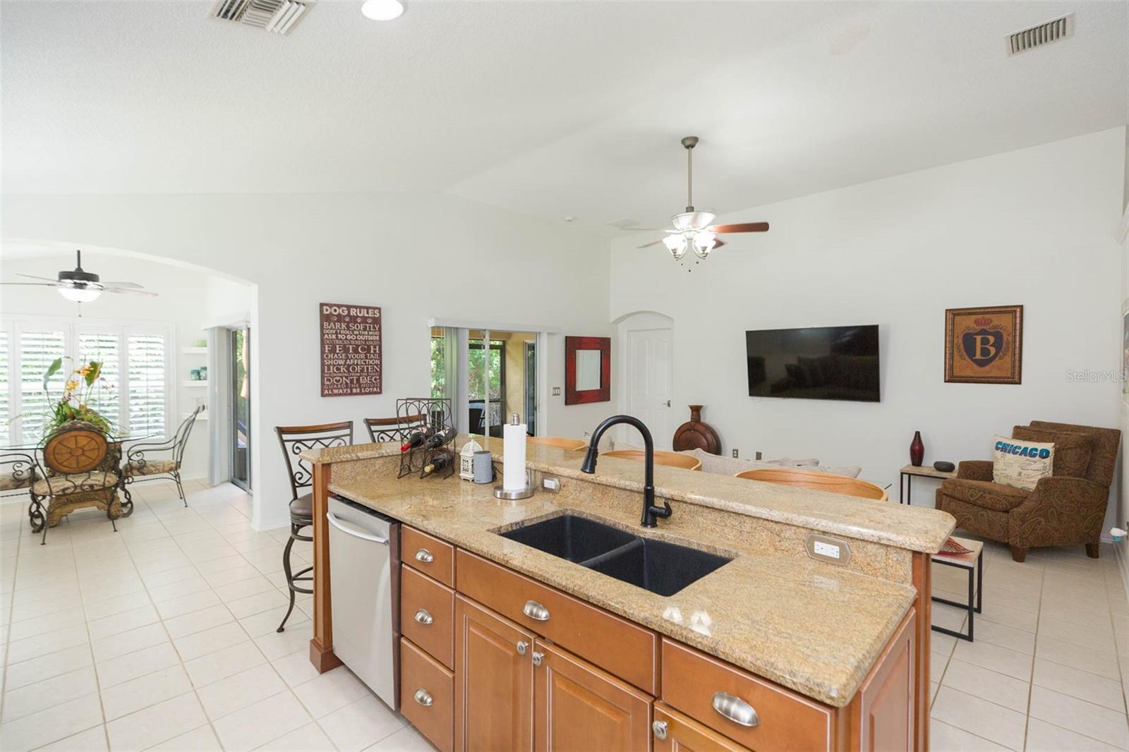 Image 23 of 63 For 876 Addison Drive Ne