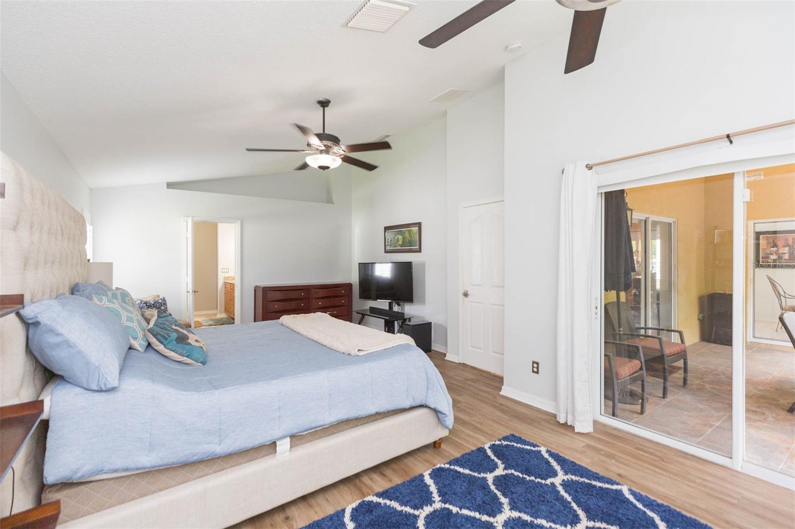 Image 31 of 63 For 876 Addison Drive Ne
