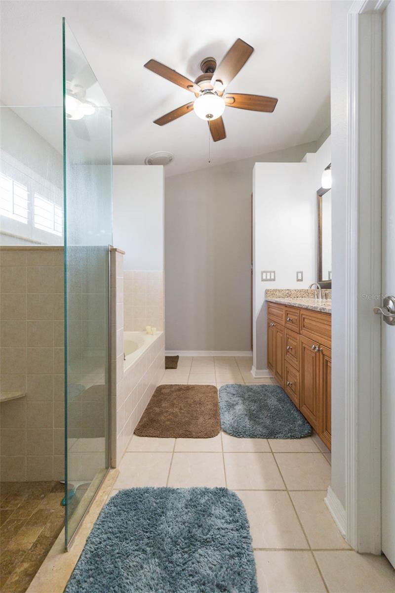 Image 33 of 63 For 876 Addison Drive Ne