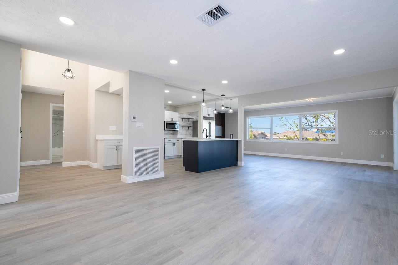 Image 3 of 61 For 809 59th Avenue