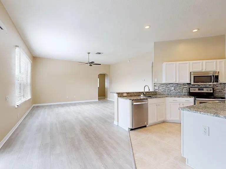 Image 7 of 28 For 22320 Red Jacket Lane