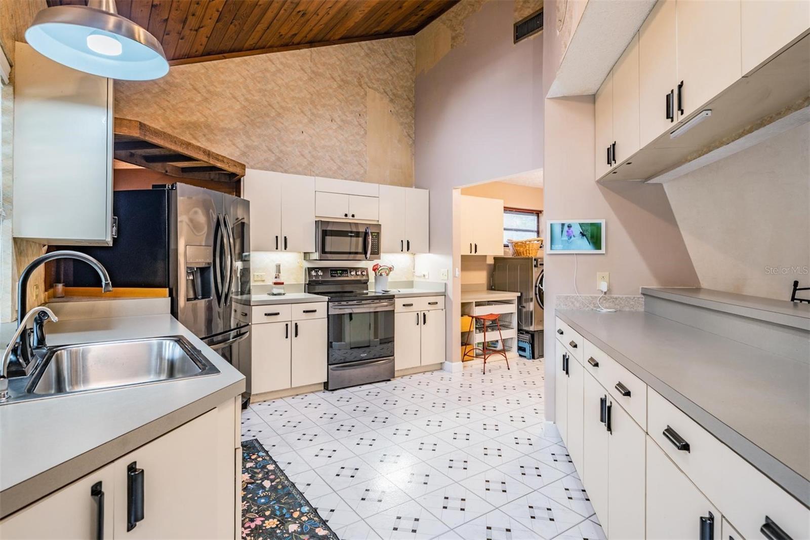 Image 26 of 38 For 6911 Daubon Court