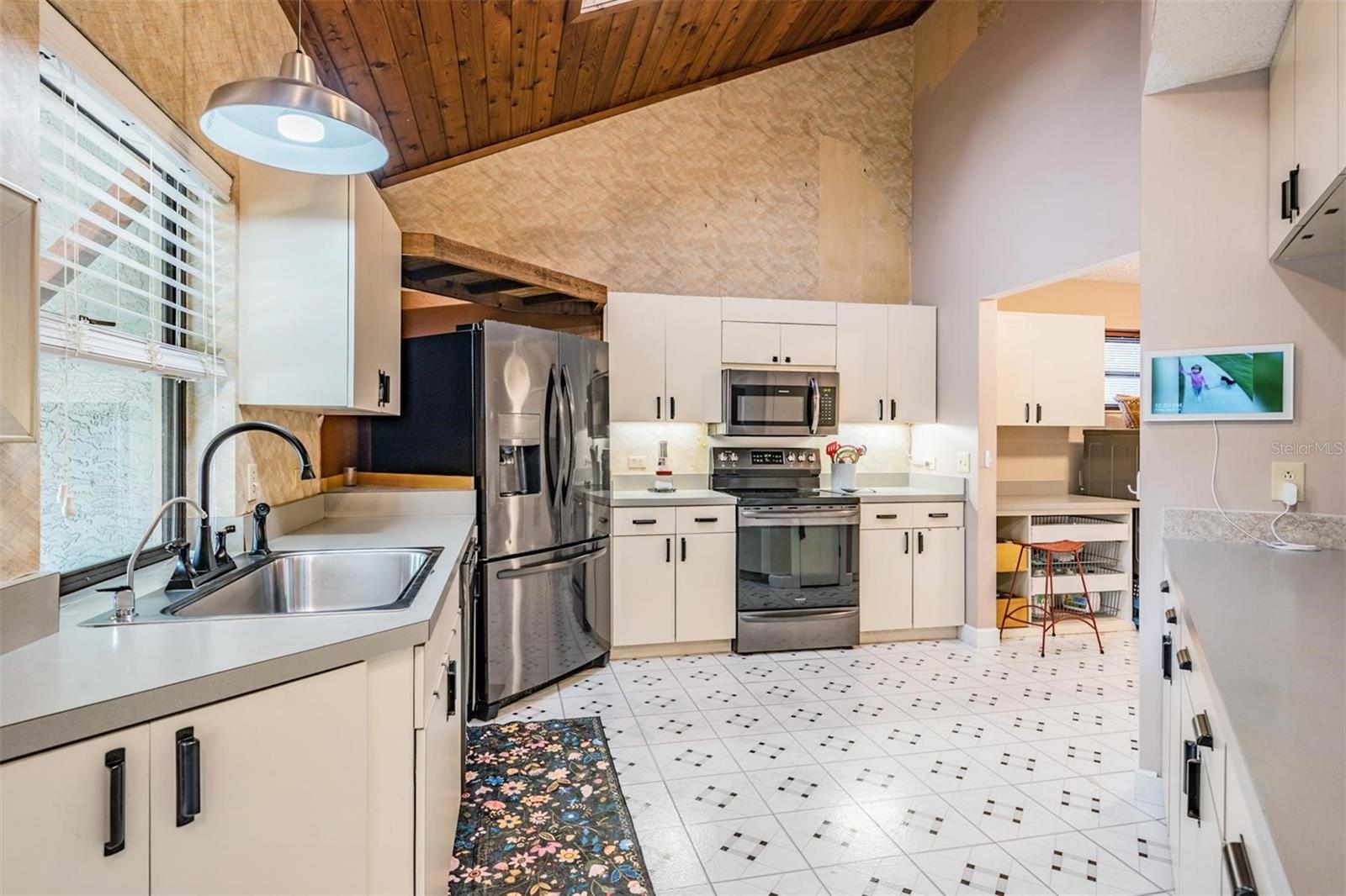 Image 27 of 38 For 6911 Daubon Court