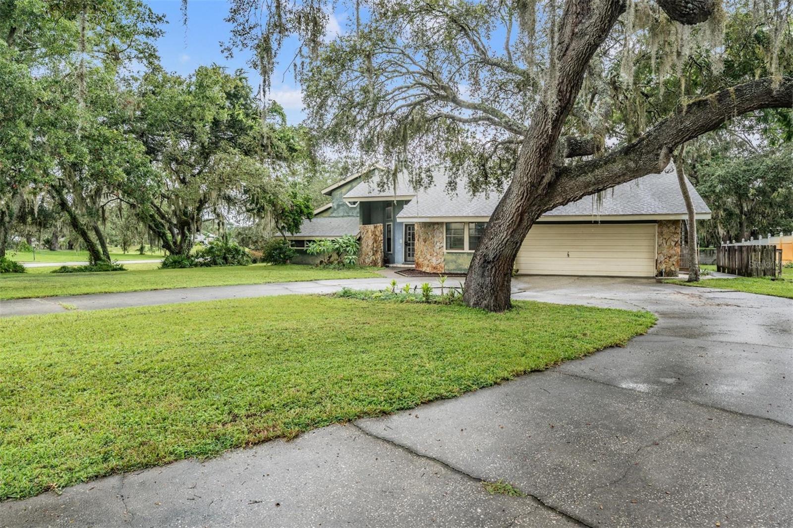 Image 3 of 38 For 6911 Daubon Court