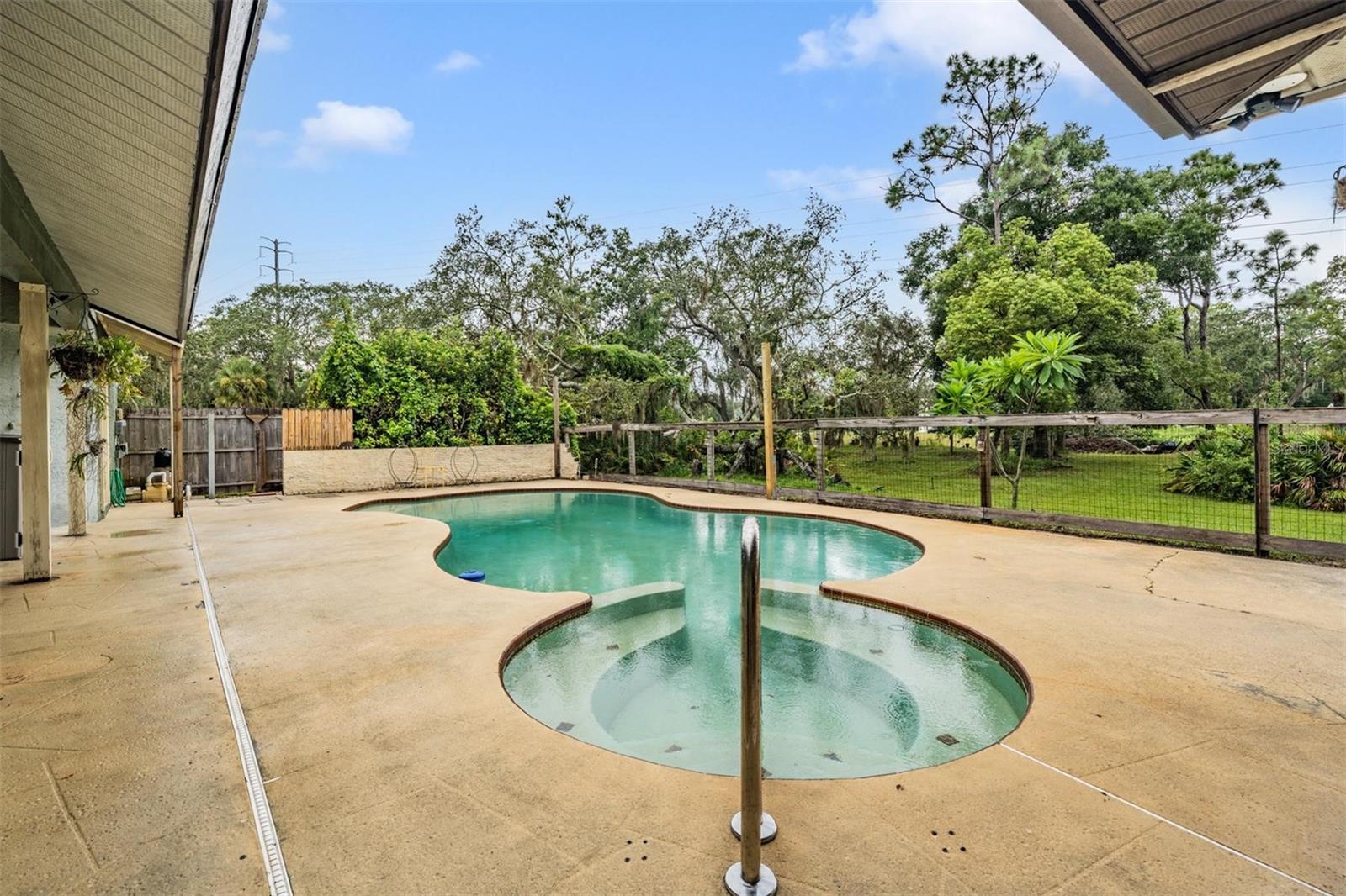 Image 9 of 38 For 6911 Daubon Court