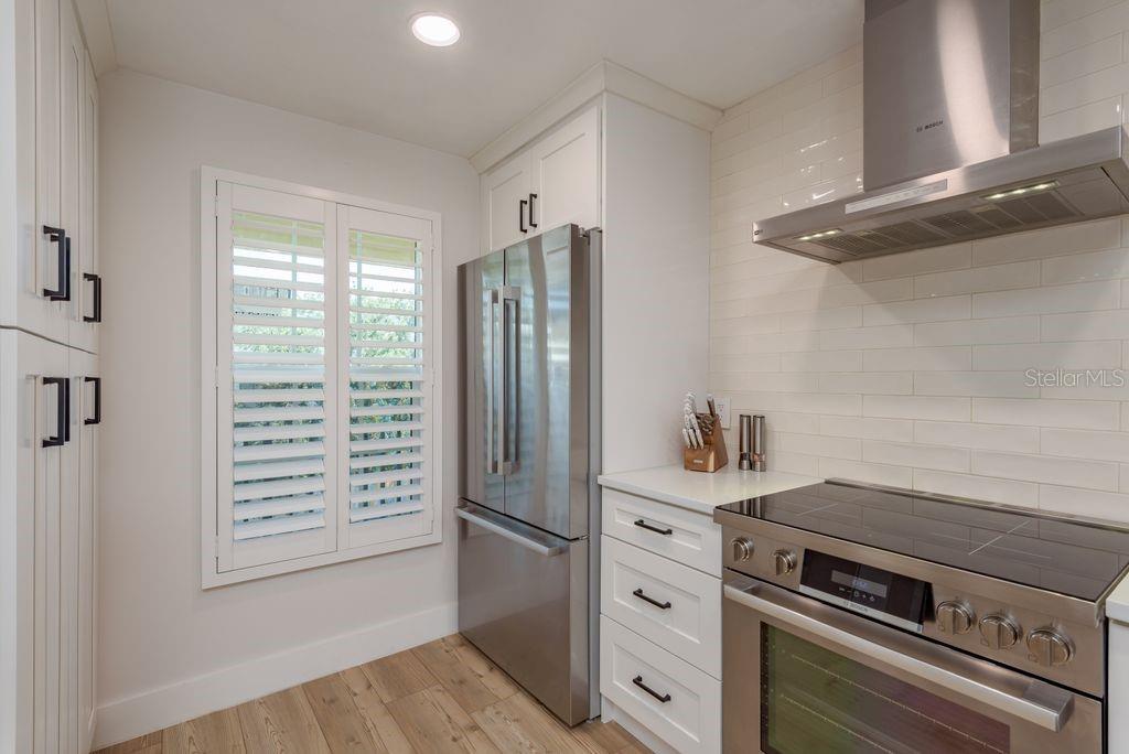 Image 16 of 47 For 460 Paula Drive 407