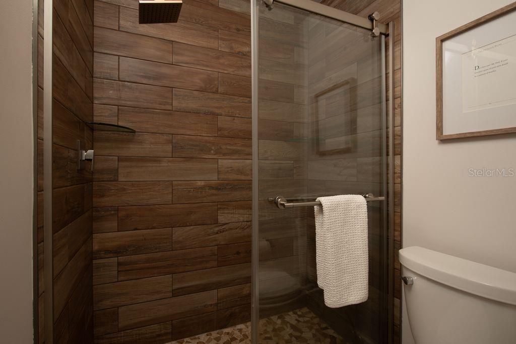 Image 21 of 47 For 460 Paula Drive 407