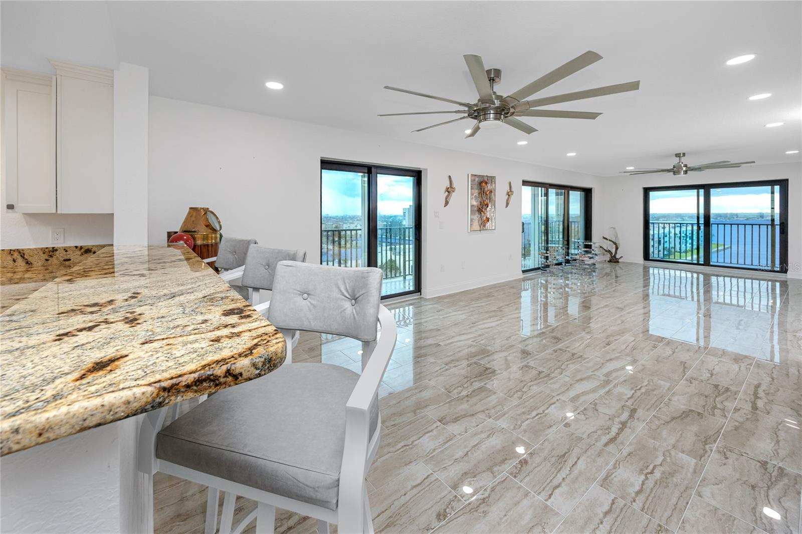 Image 10 of 50 For 7300 Sun Island Drive S 706
