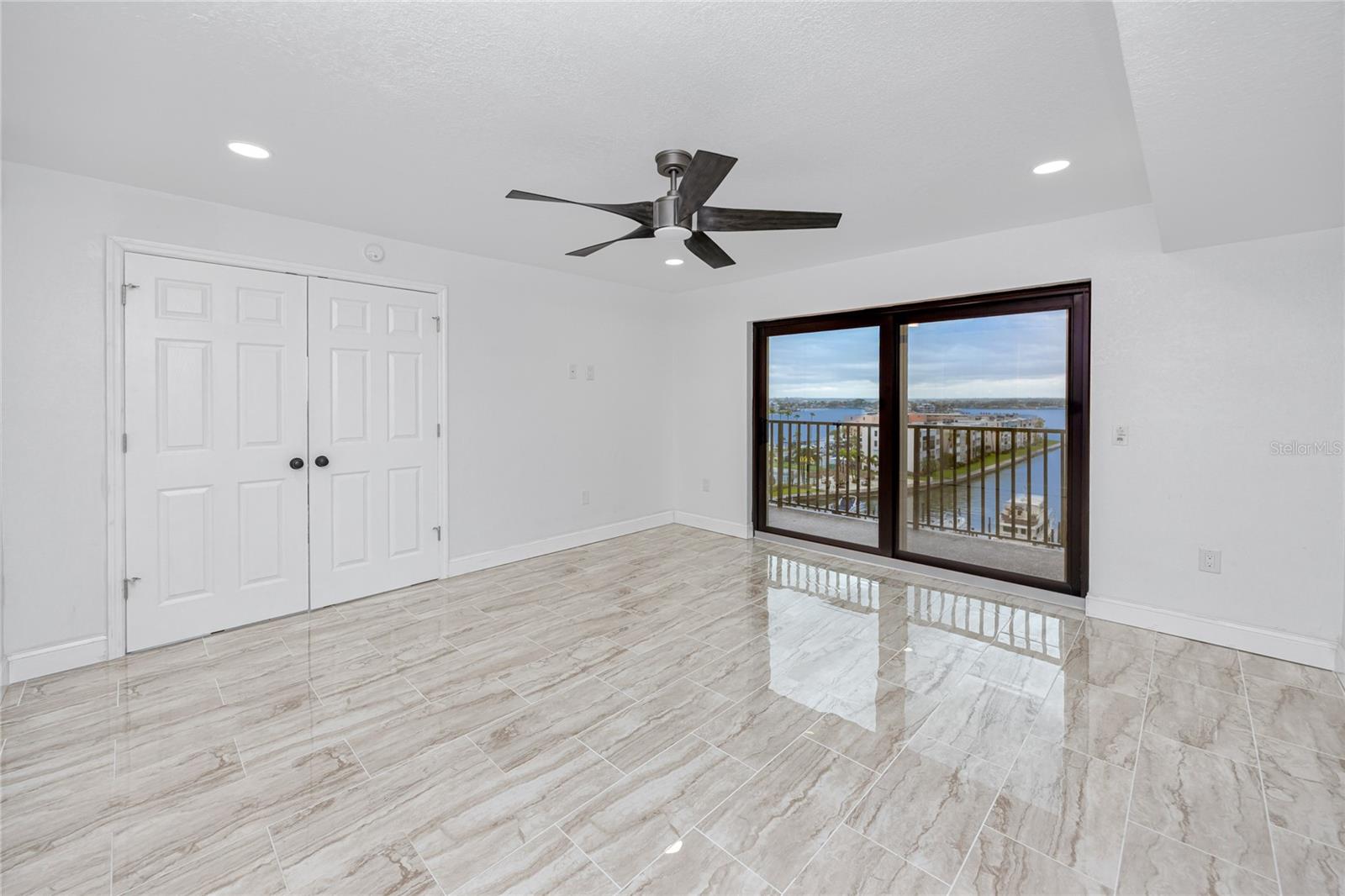 Image 22 of 50 For 7300 Sun Island Drive S 706