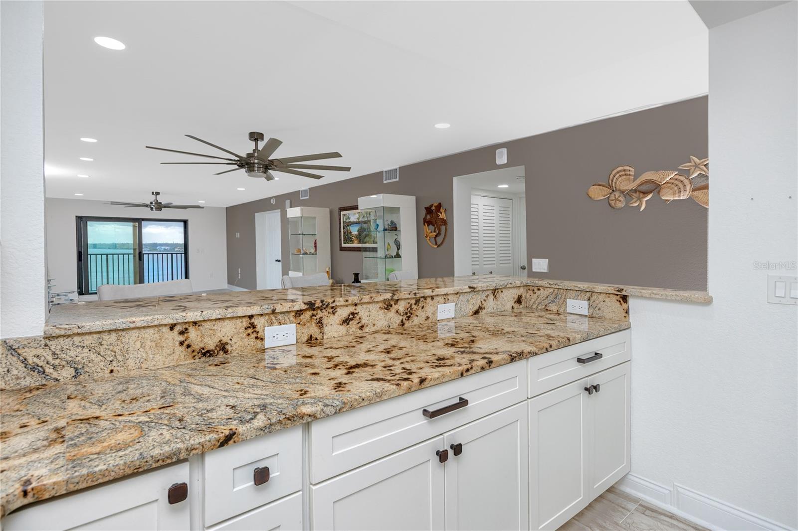 Image 7 of 50 For 7300 Sun Island Drive S 706