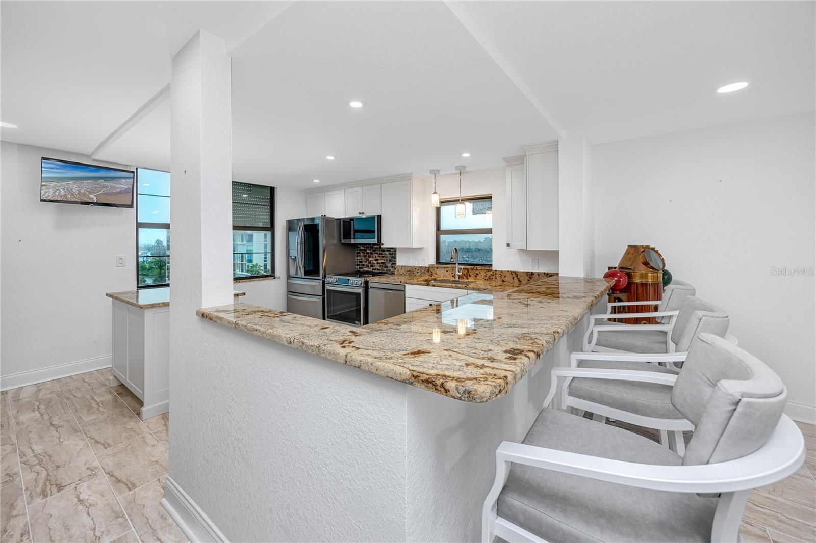 Image 9 of 50 For 7300 Sun Island Drive S 706