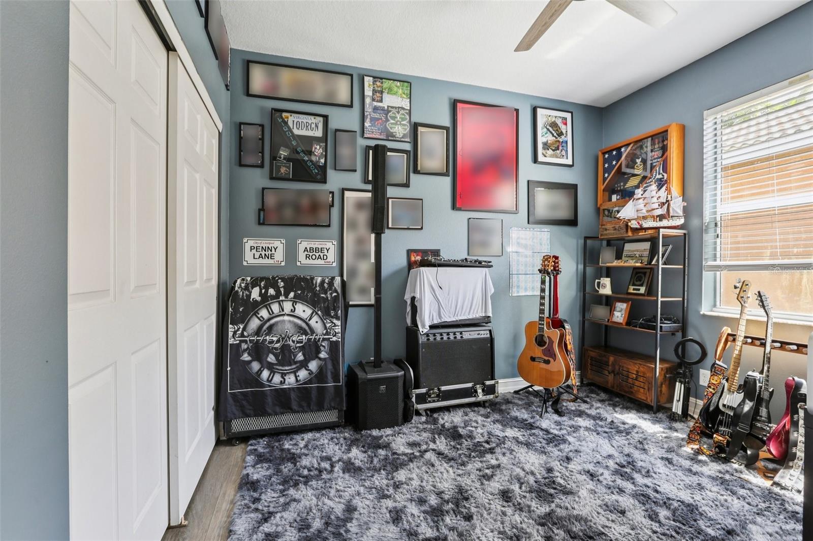 Image 23 of 73 For 15820 Aurora Lake Circle