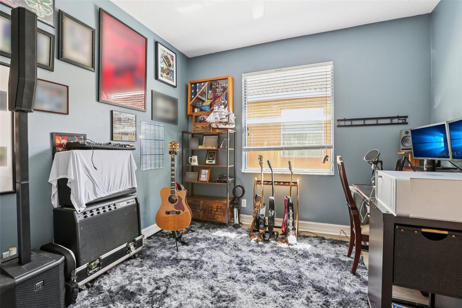 Image 24 of 73 For 15820 Aurora Lake Circle