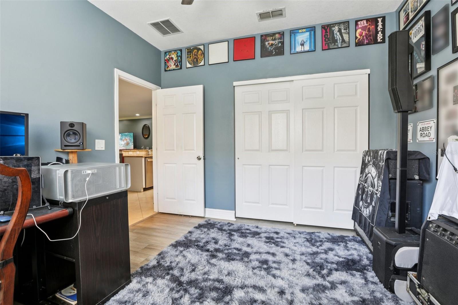 Image 25 of 73 For 15820 Aurora Lake Circle